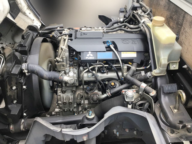 三菱ふそうキャンター平ボディ小型（2t・3t）[写真13]