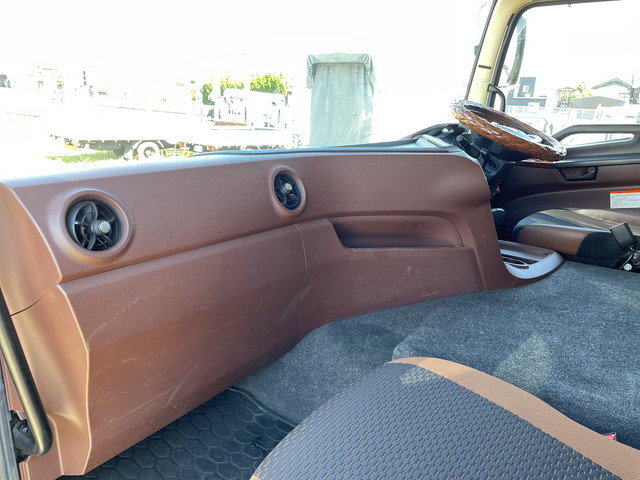 日野プロフィアアルミウイング大型（10t）[写真27]