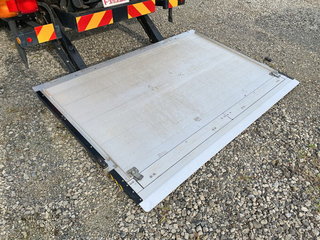 日野レンジャー冷凍車（冷蔵車）中型（4t）[写真12]