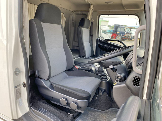 日野レンジャー冷凍車（冷蔵車）中型（4t）[写真30]