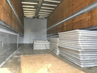 UDトラックスクオンアルミウイング大型（10t）[写真11]