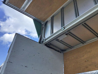 UDトラックスクオンアルミウイング大型（10t）[写真13]