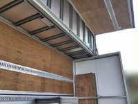 UDトラックスクオンアルミウイング大型（10t）[写真14]