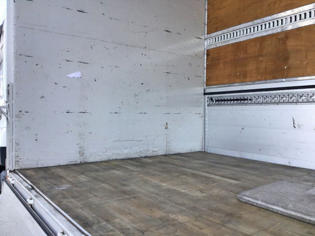 UDトラックスクオンアルミウイング大型（10t）[写真15]