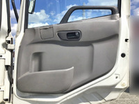 UDトラックスクオンアルミウイング大型（10t）[写真31]