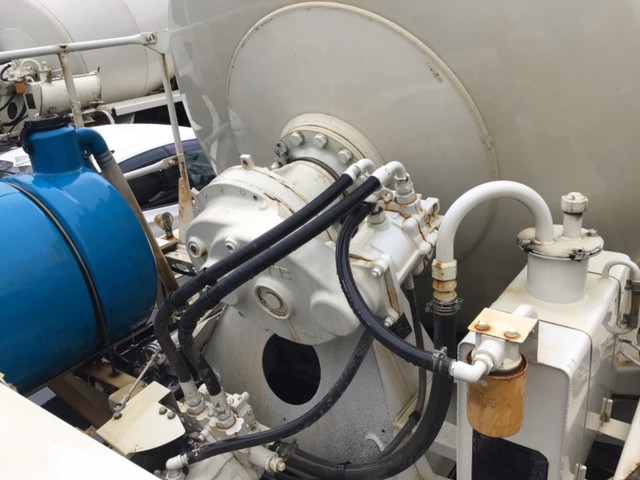 いすゞギガミキサー車（コンクリートミキサー）大型（10t）[写真11]