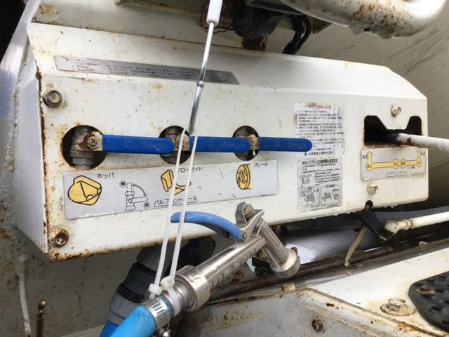 いすゞギガミキサー車（コンクリートミキサー）大型（10t）[写真12]