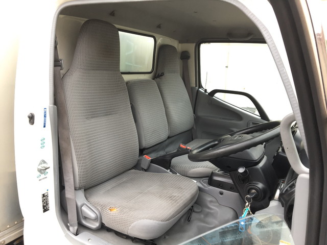 日野デュトロアルミバン小型（2t・3t）[写真29]