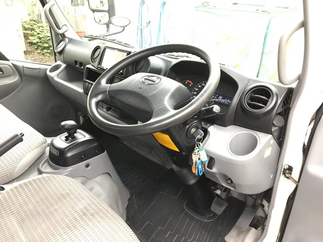 日野デュトロアルミバン小型（2t・3t）[写真30]