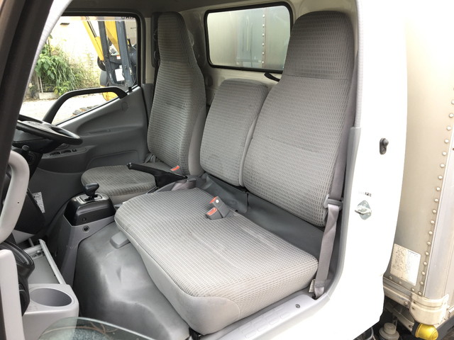 日野デュトロアルミバン小型（2t・3t）[写真31]