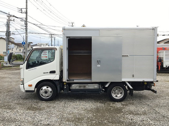 日野デュトロアルミバン小型（2t・3t）[写真06]