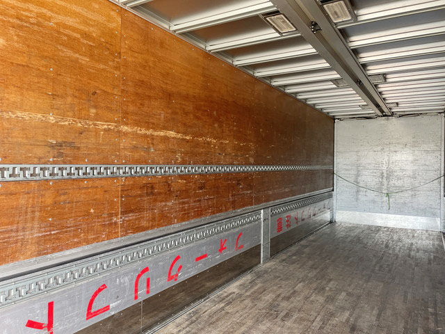 三菱ふそうスーパーグレートパネルウイング大型（10t）[写真10]