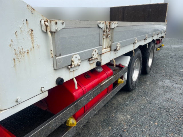 UDトラックスコンドルセーフティクレーン4段増トン（6t・8t）[写真05]