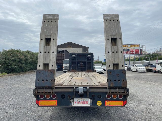 いすゞギガセルフローダー大型（10t）[写真08]