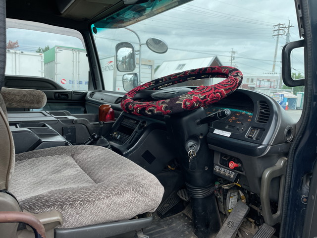 いすゞギガセルフローダー大型（10t）[写真29]