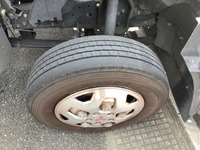 三菱ふそうキャンター平ボディ小型（2t・3t）[写真13]