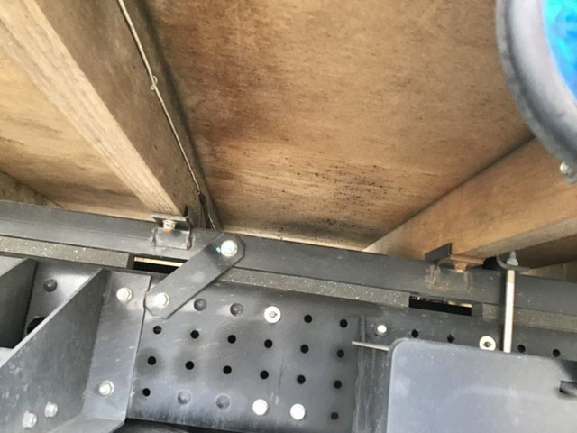 三菱ふそうキャンター平ボディ小型（2t・3t）[写真16]