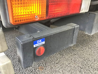 三菱ふそうキャンター平ボディ小型（2t・3t）[写真08]