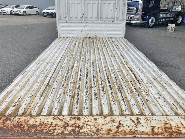 日産アトラス平ボディ小型（2t・3t）[写真13]