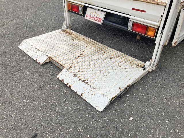 日産アトラス平ボディ小型（2t・3t）[写真16]