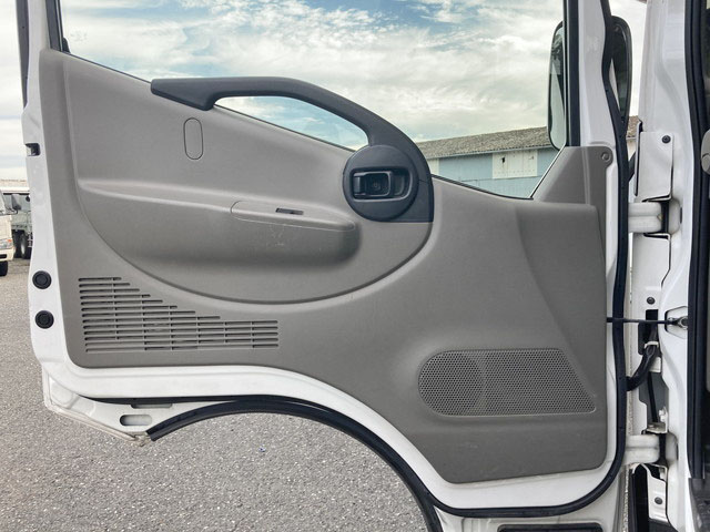 日産アトラス平ボディ小型（2t・3t）[写真29]