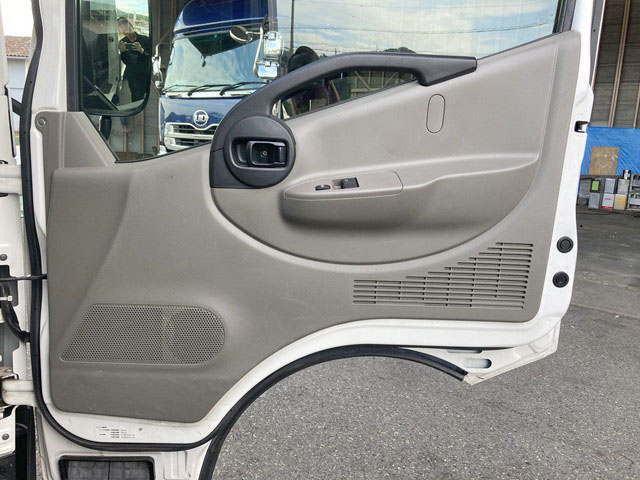 日産アトラス平ボディ小型（2t・3t）[写真30]