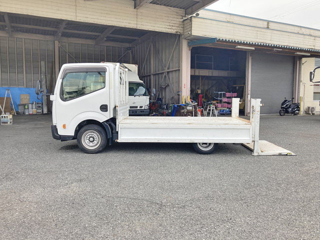 日産アトラス平ボディ小型（2t・3t）[写真06]