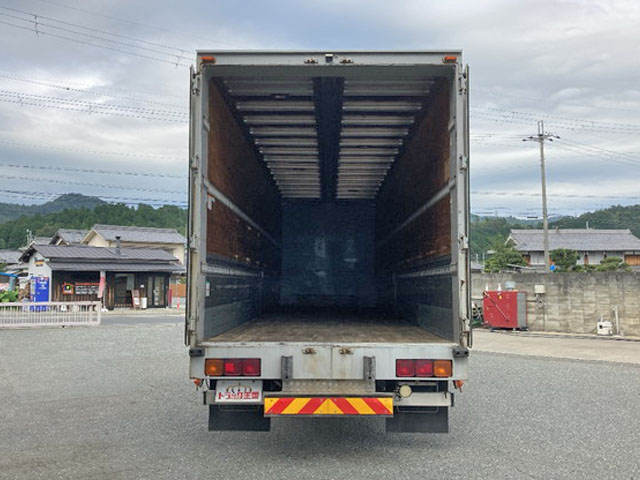 UDトラックスクオンアルミウイング大型（10t）[写真11]