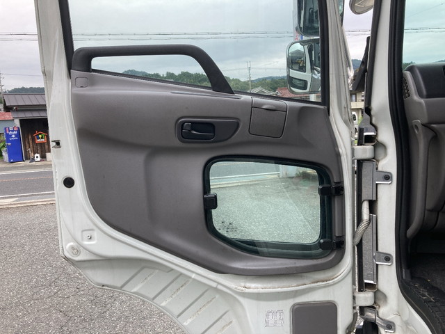 UDトラックスクオンアルミウイング大型（10t）[写真27]