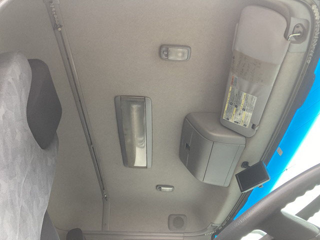 UDトラックスクオンアルミウイング大型（10t）[写真34]