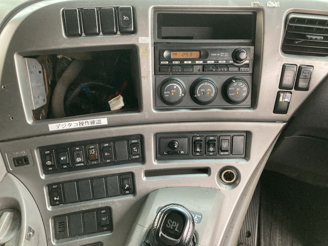 UDトラックスクオンアルミウイング大型（10t）[写真37]