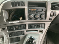 UDトラックスクオンアルミウイング大型（10t）[写真37]