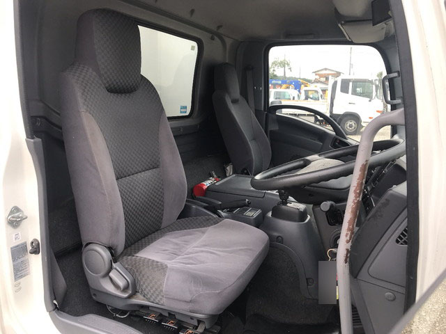 いすゞフォワードアルミウイング中型（4t）[写真28]