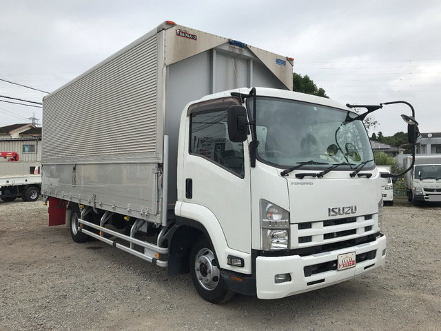 いすゞフォワードアルミウイング中型（4t）[写真03]