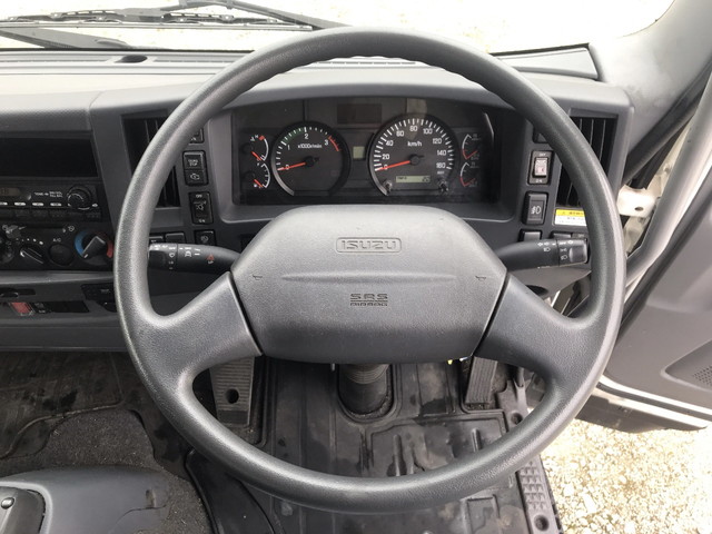 いすゞフォワードアルミウイング中型（4t）[写真32]