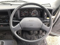 いすゞフォワードアルミウイング中型（4t）[写真32]