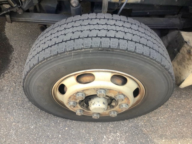 いすゞギガアルミウイング大型（10t）[写真15]