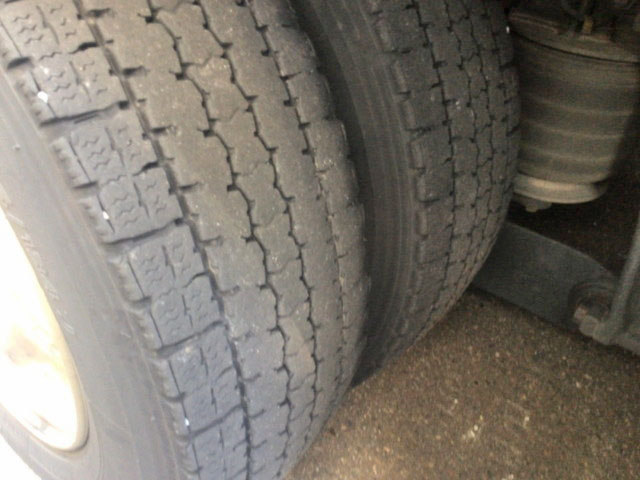 いすゞギガアルミウイング大型（10t）[写真17]