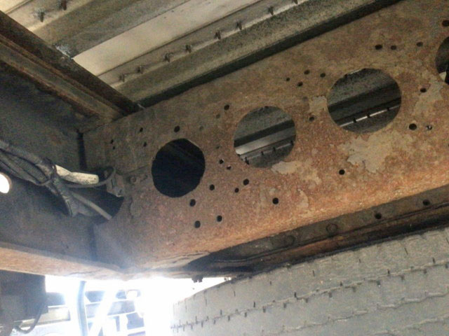 いすゞギガアルミウイング大型（10t）[写真22]