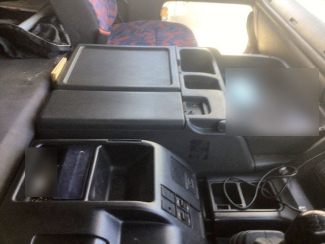 いすゞギガアルミウイング大型（10t）[写真34]