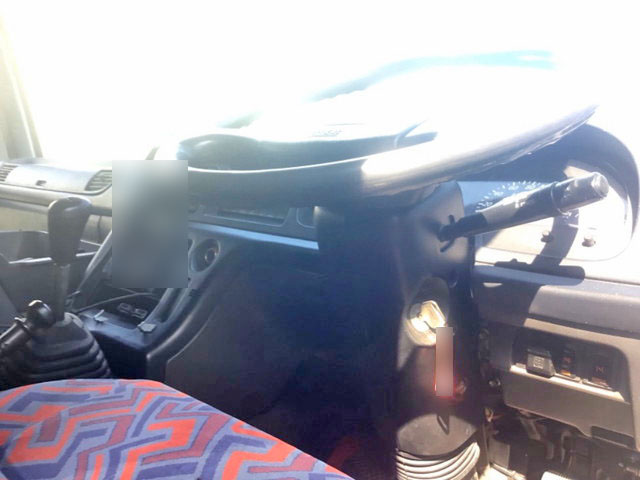 いすゞギガアルミウイング大型（10t）[写真37]