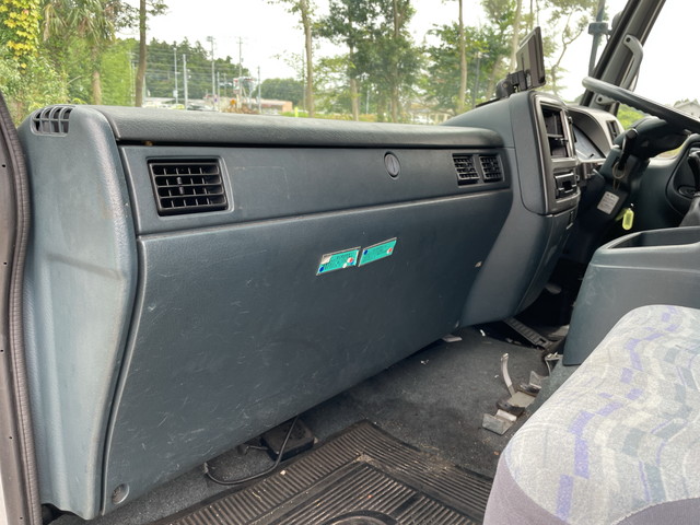 UDトラックスコンドルアルミウイング中型（4t）[写真26]