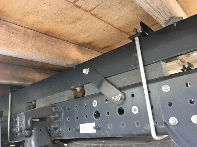 三菱ふそうキャンタークレーン3段小型（2t・3t）[写真24]