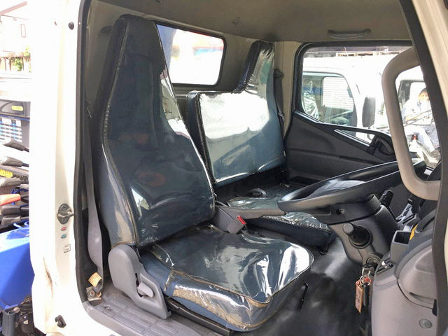 三菱ふそうキャンタークレーン3段小型（2t・3t）[写真32]