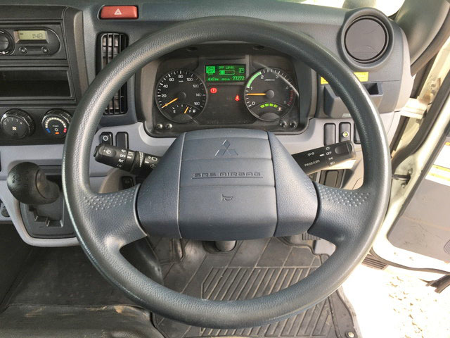 三菱ふそうキャンタークレーン3段小型（2t・3t）[写真37]