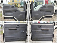 いすゞエルフダブルキャブ（Wキャブ）小型（2t・3t）[写真23]