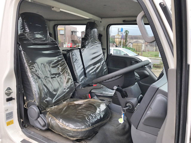 いすゞエルフダブルキャブ（Wキャブ）小型（2t・3t）[写真24]