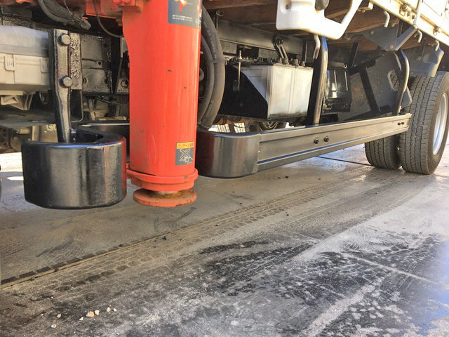 いすゞエルフクレーン3段小型（2t・3t）[写真21]