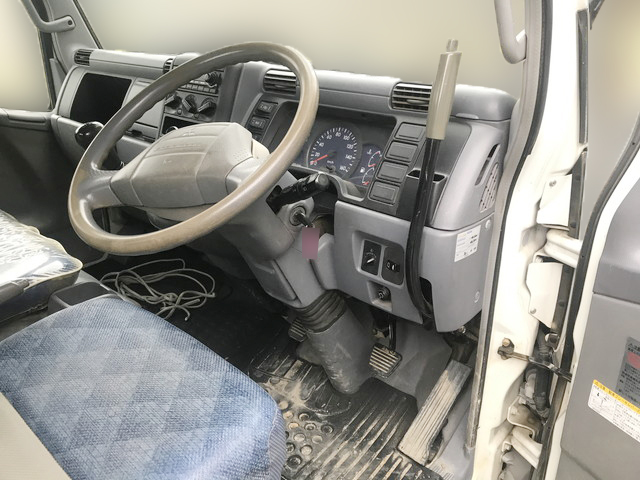 三菱ふそうキャンターダンプ小型（2t・3t）[写真24]