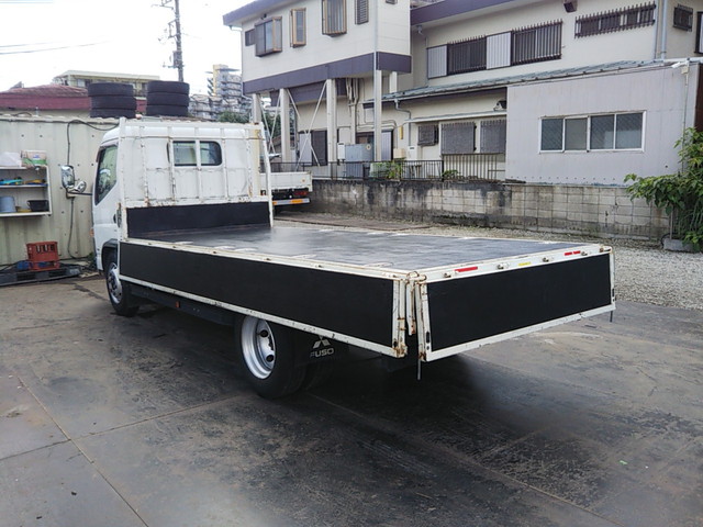 三菱ふそうキャンター平ボディ小型（2t・3t）[写真11]